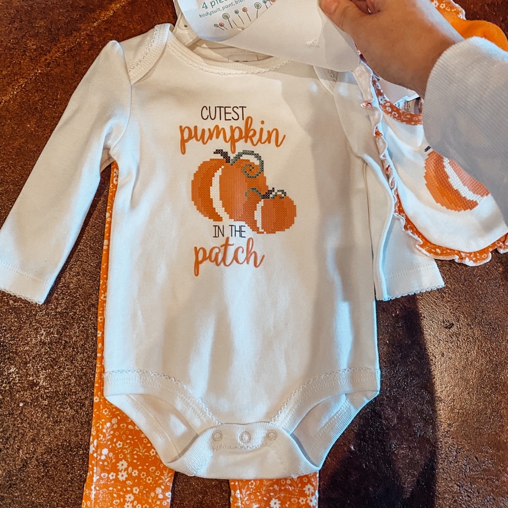 4 piece baby girl Thanksgiving outfit.